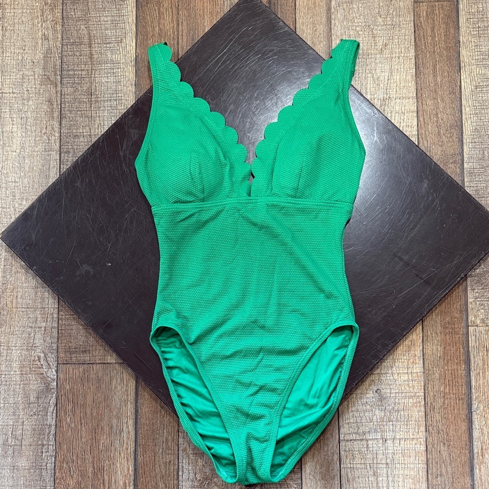 Kate Spade NY Scallop Wave Plunge One Piece Swimsuit